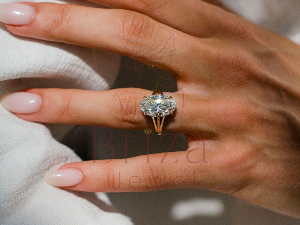 Oval Solitaire Engagement Ring | 14K Yellow Gold Diamond Ring