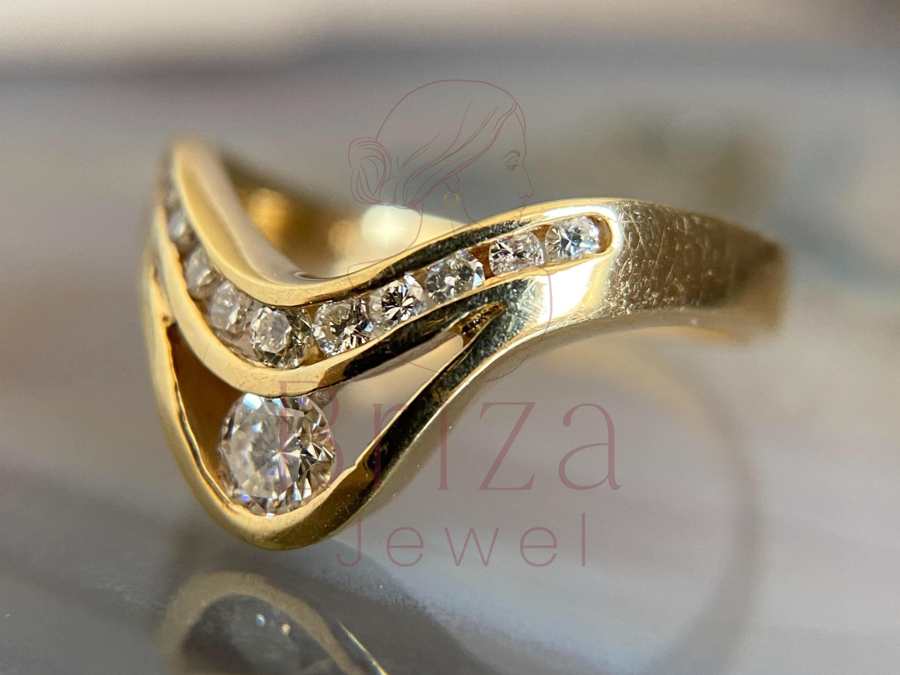 side view of V-shaped chevron diamond band