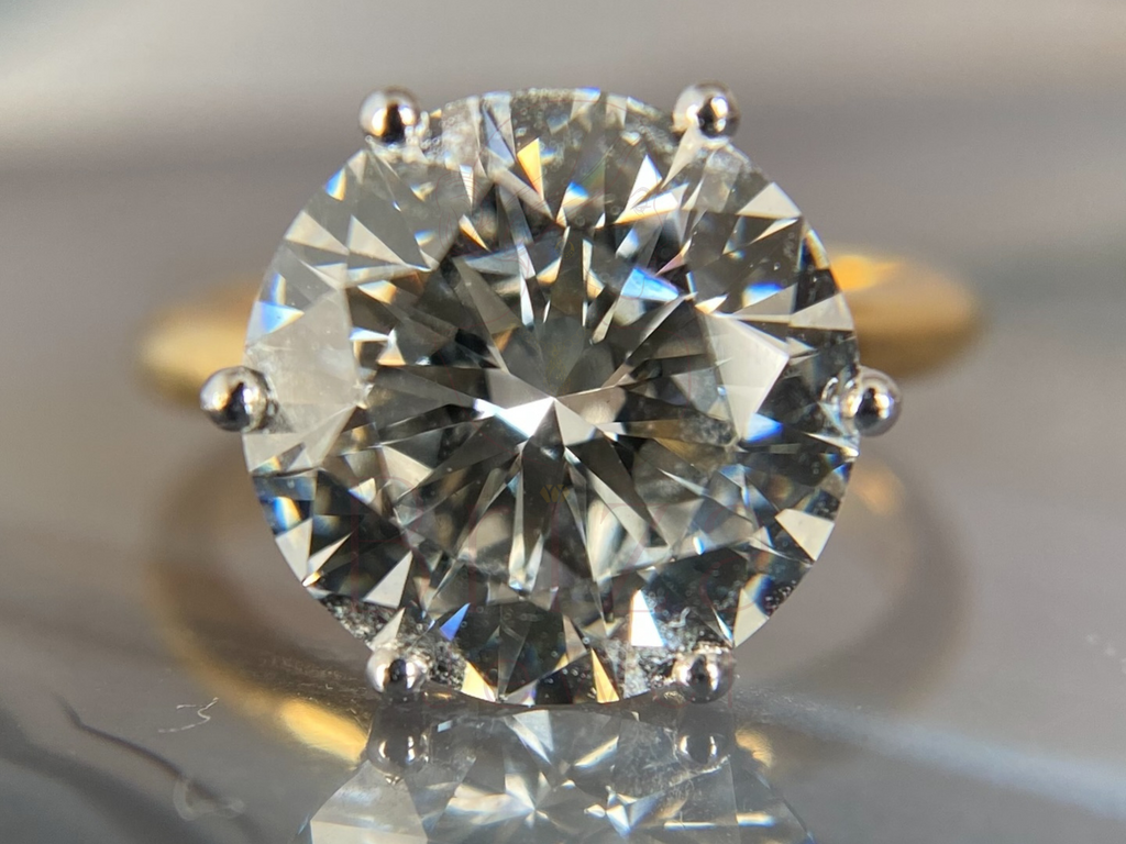 Round Diamond Solitaire Engagement Ring With 6 Prong Gold