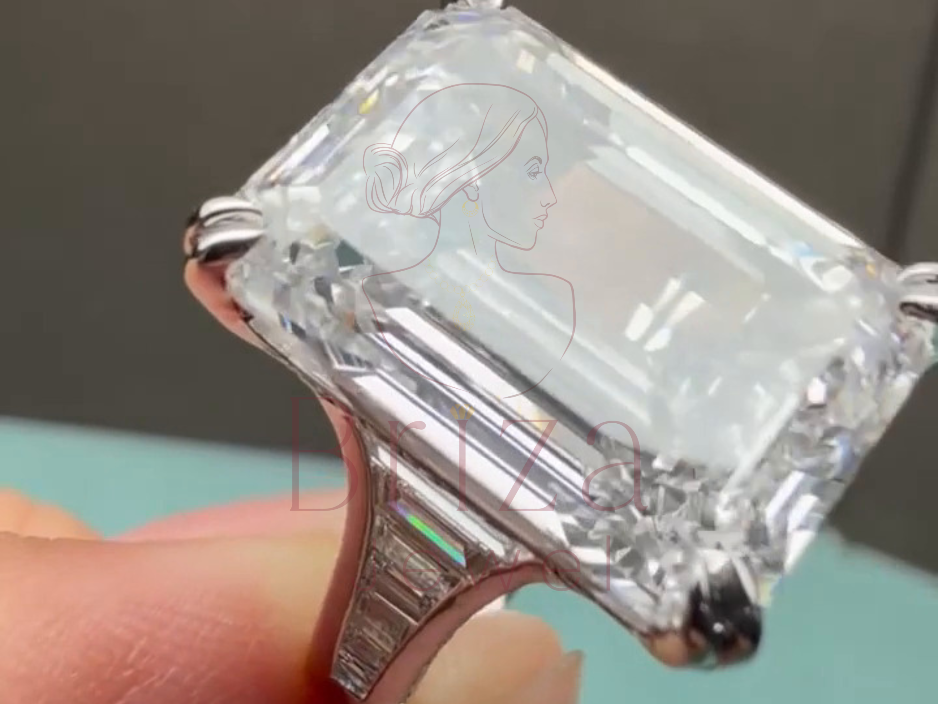 side view of gold ring with baguette accent setting