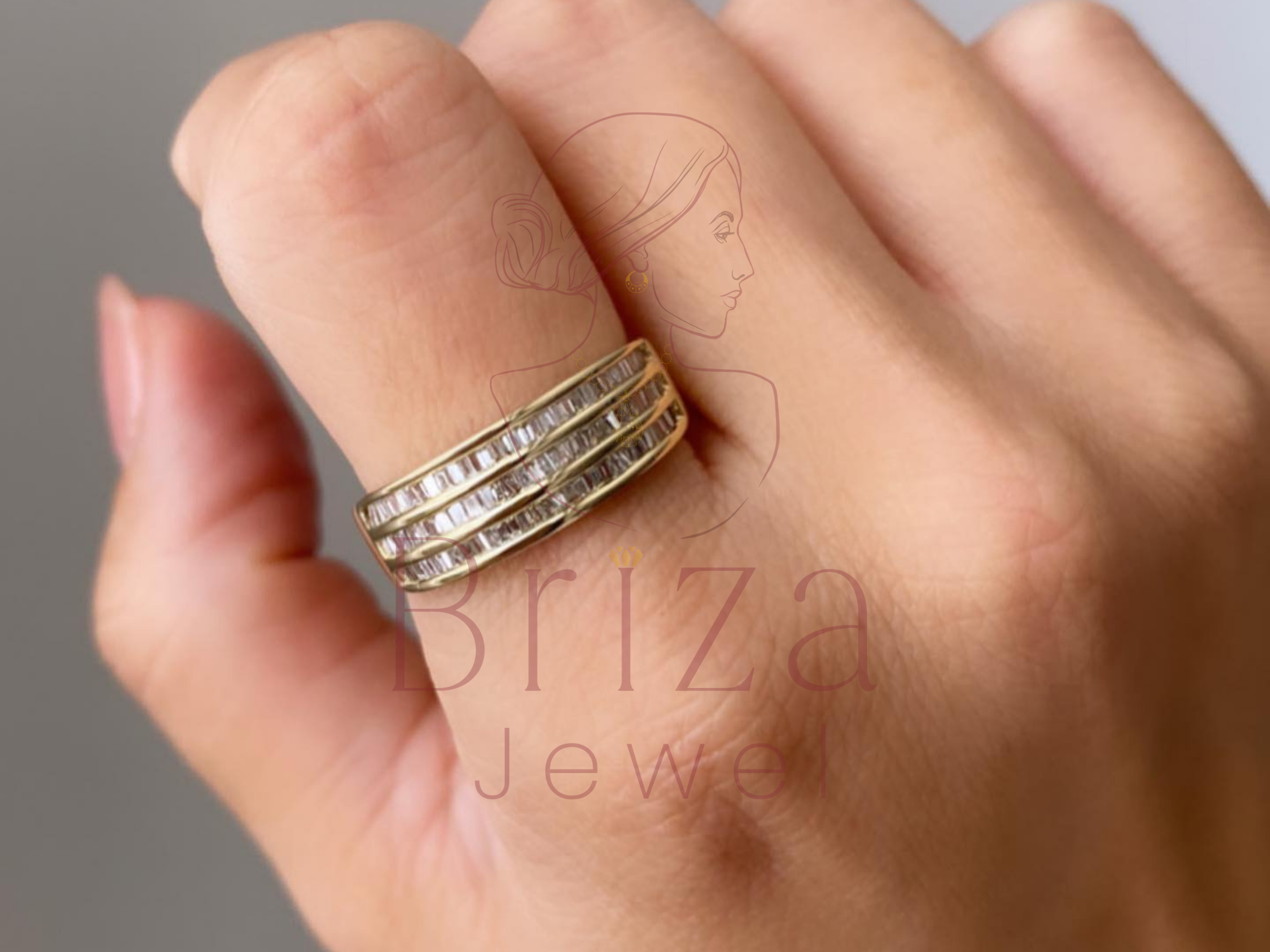 Elegant Gold Ring with Clean Multi-Row Diamond Styling