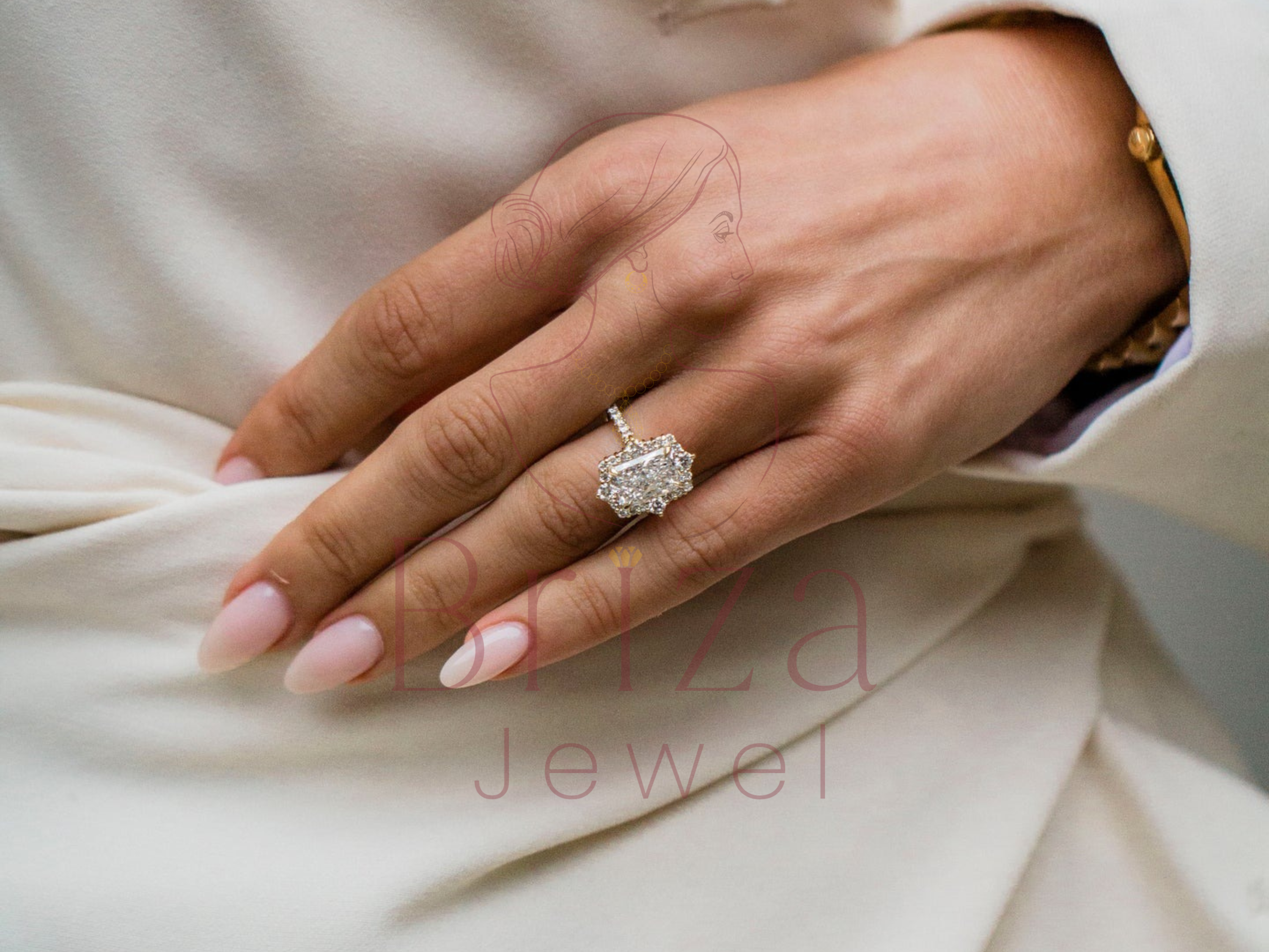 Radiant Cut Wedding Ring | Elegant Halo Bridal Jewelry