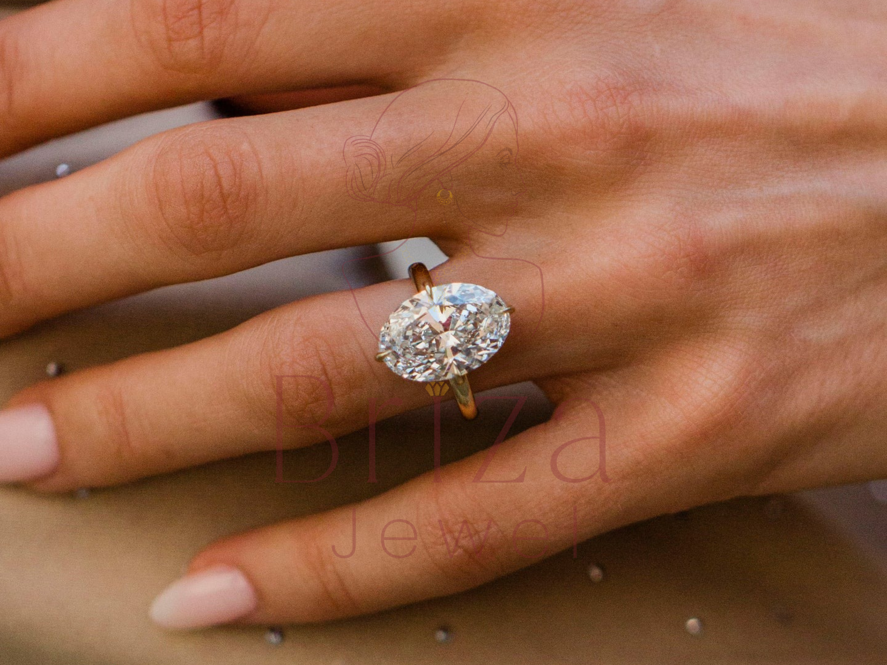 Oval Diamond Wedding Ring – Classic 14K Gold Solitaire Ring