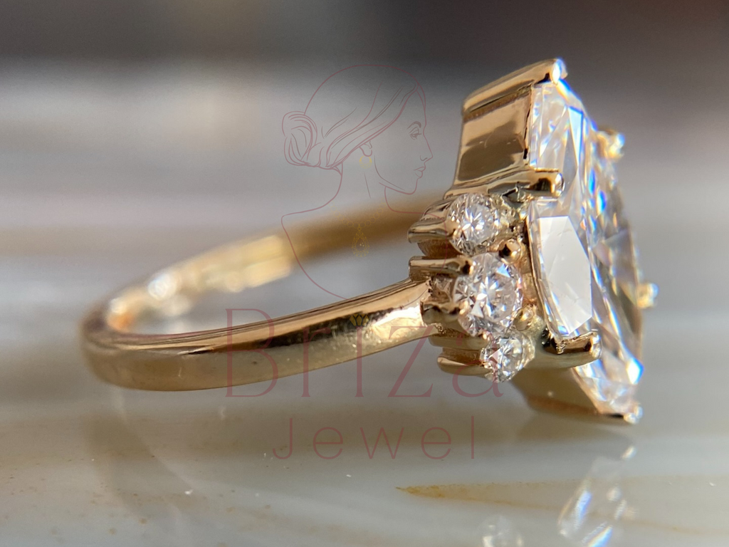 Floral Diamond Ring with Round Cluster Stone Design