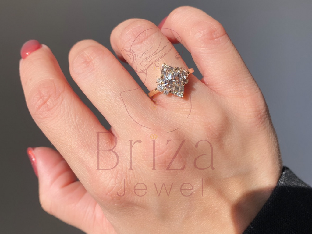 Floral Diamond Ring with Round Cluster Stone Design