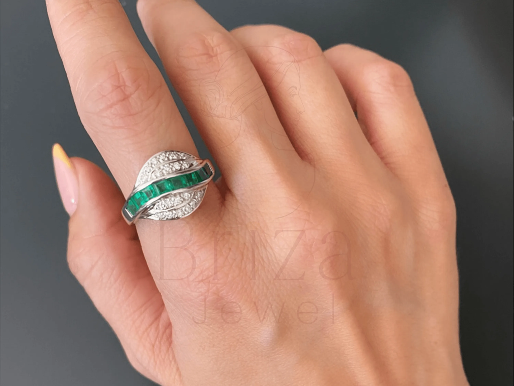 Cocktail Diamond Ring | White Gold Vintage Emerald Ring