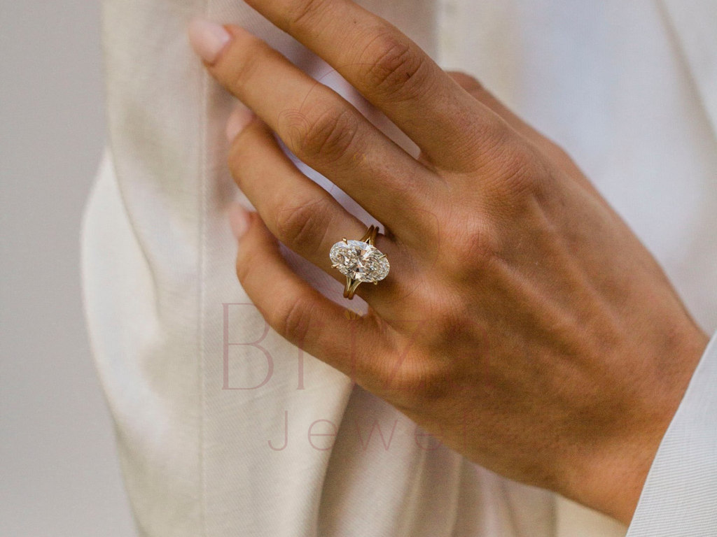 Yellow Gold Oval Engagement Ring | Timeless Oval Solitaire Ring