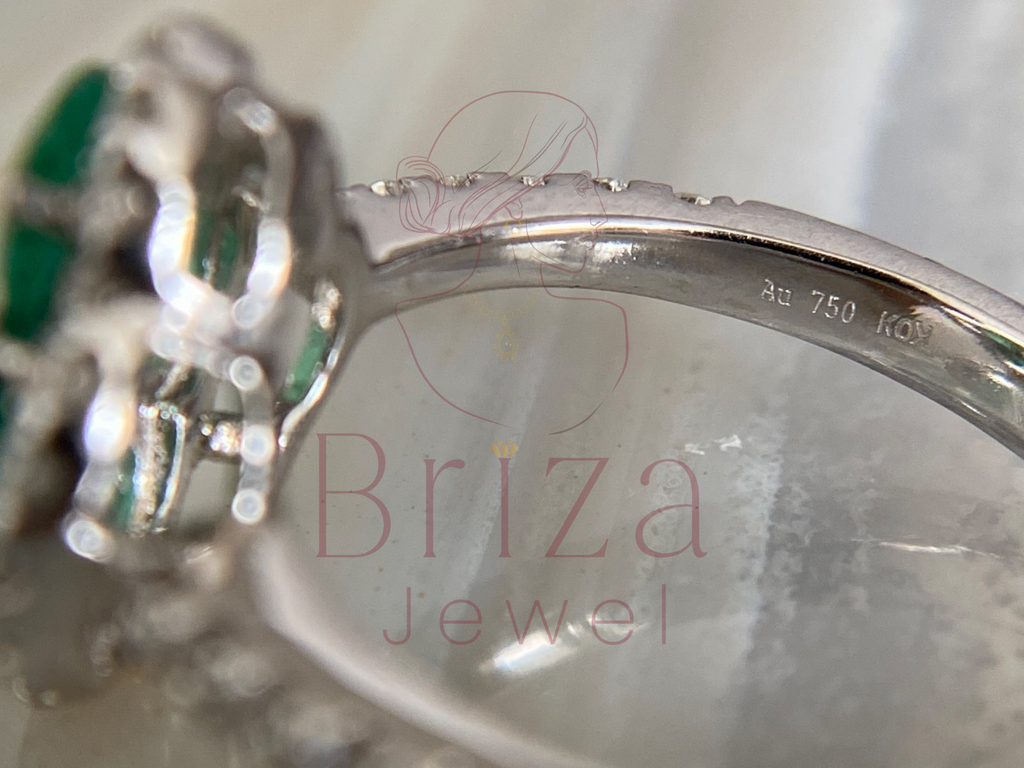 Diamond brilliance and fire showcased in this ring