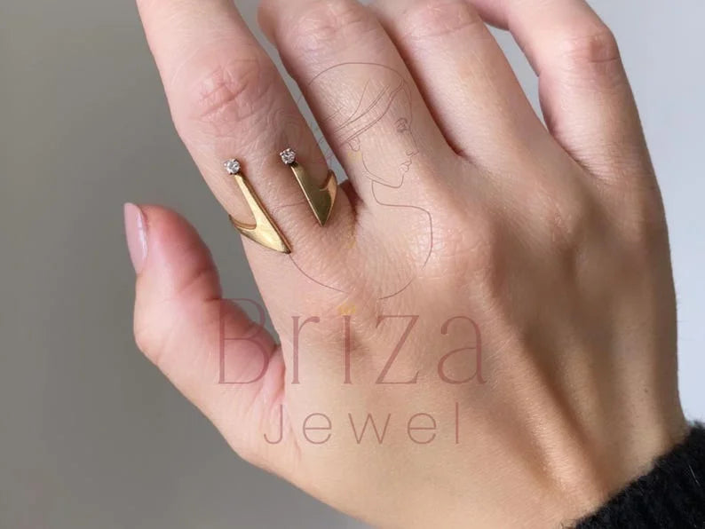 Crown Ring - Gold Moissanite Minimalist | Briza Jewel
