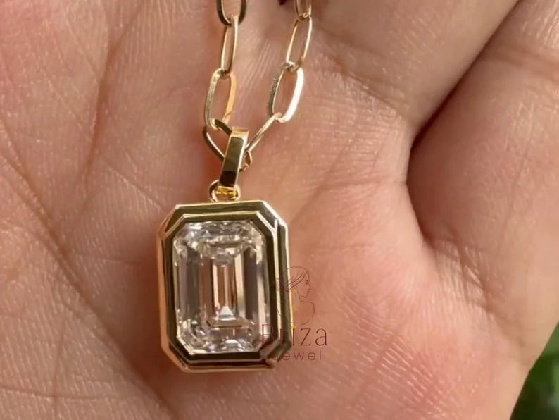 Emerald Cut Diamond Pendant | Briza Jewel