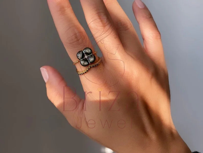 Black moissanite ring - Gold Diamond | Briza Jewel