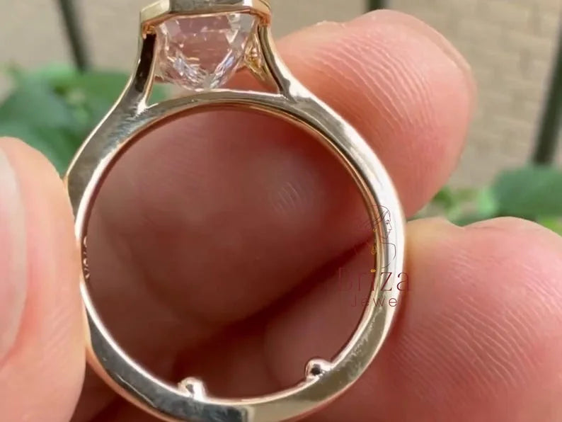 Lab Grown Emerald Cut Diamond Ring - Gold | Briza Jewel