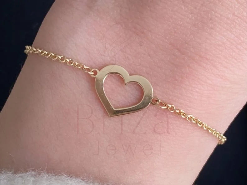 Gold Heart Bracelet - Minimalist | Briza Jewel
