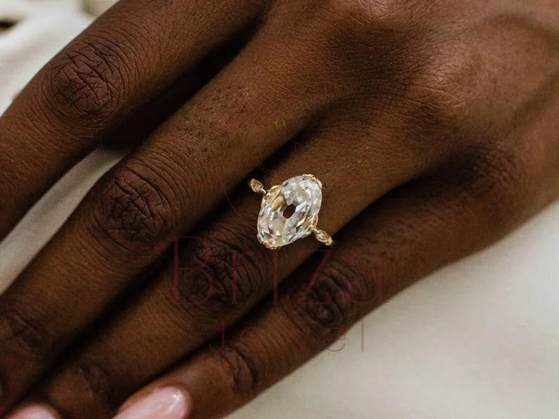 Diamond Wedding Ring Oval - Yellow Gold | Briza Jewel
