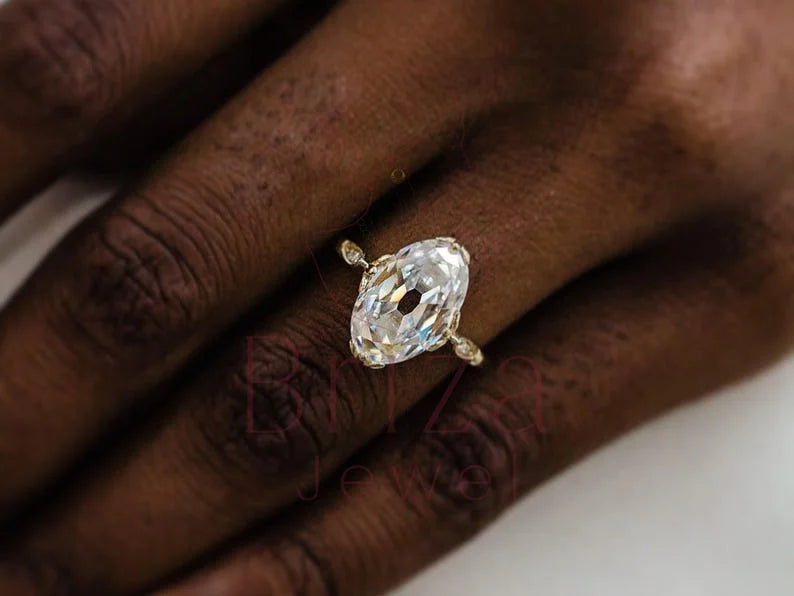 Diamond Wedding Ring Oval - Yellow Gold | Briza Jewel
