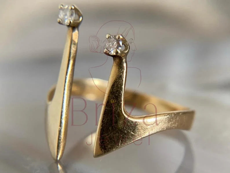 Crown Ring - Gold Moissanite Minimalist | Briza Jewel
