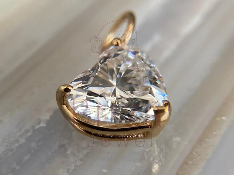 Gold Diamond Heart Pendant - Lab Grown Minimalist | Briza Jewel