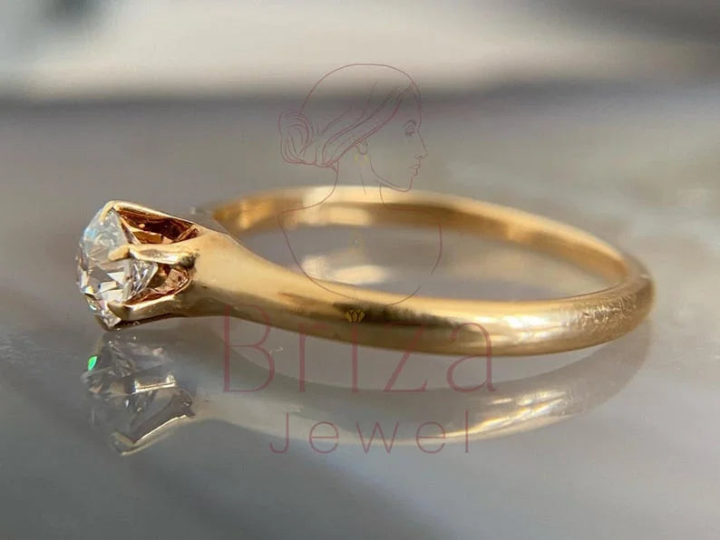 Solitaire Round Engagement Ring - 14K Gold Diamond Minimalist | Briza Jewel
