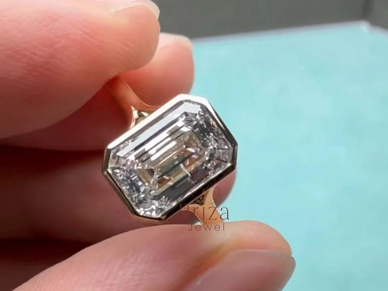 Lab Grown Emerald Cut Diamond Ring - Gold | Briza Jewel