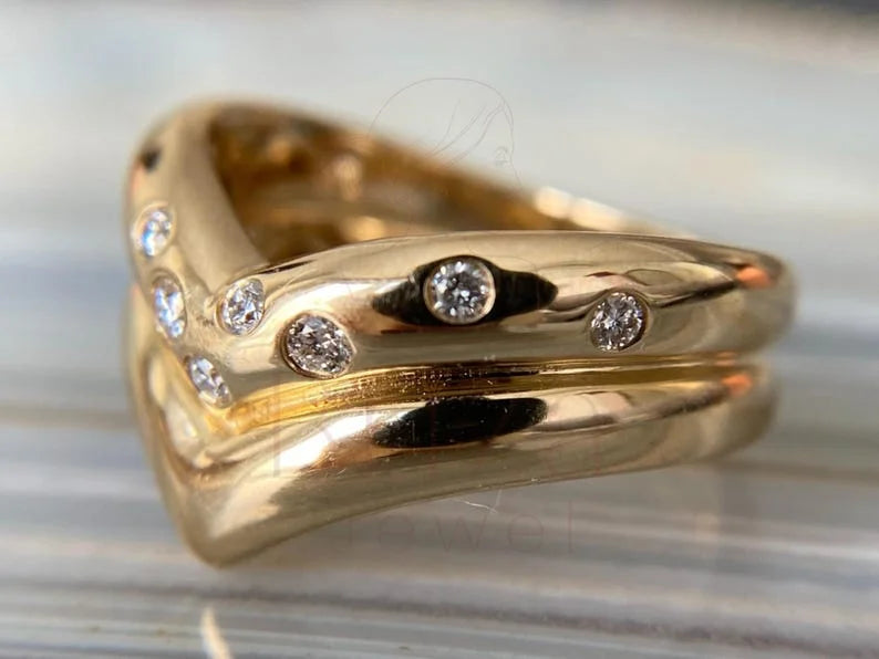 Chevron Diamond Ring - Yellow Gold Round | Briza Jewel
