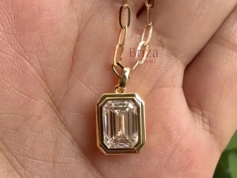 Emerald Cut Diamond Pendant | Briza Jewel