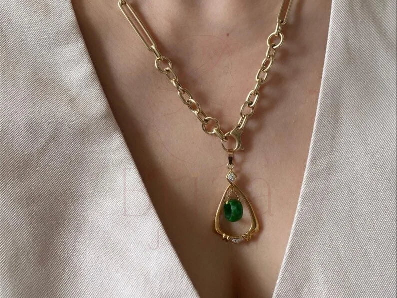 Green Jade and Diamond Pendant - Gold Vintage Necklace | Briza Jewel