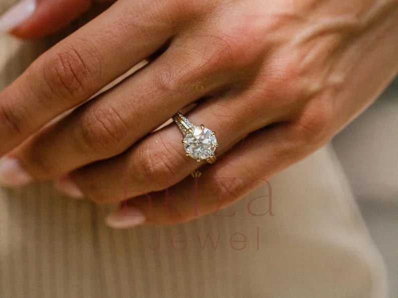 Round Cut Diamond Wedding Ring - Vintage | Briza Jewel