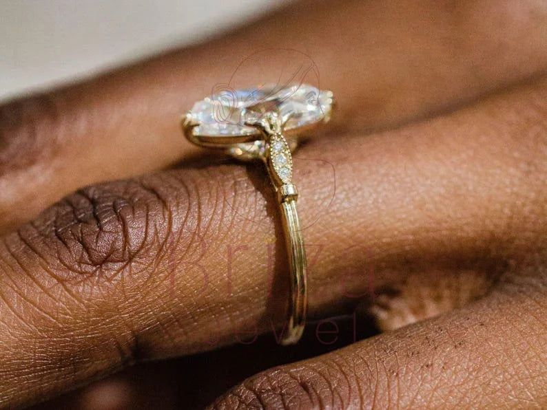 Diamond Wedding Ring Oval - Yellow Gold | Briza Jewel