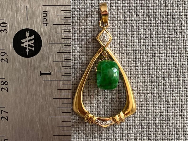 Green Jade and Diamond Pendant - Gold Vintage Necklace | Briza Jewel