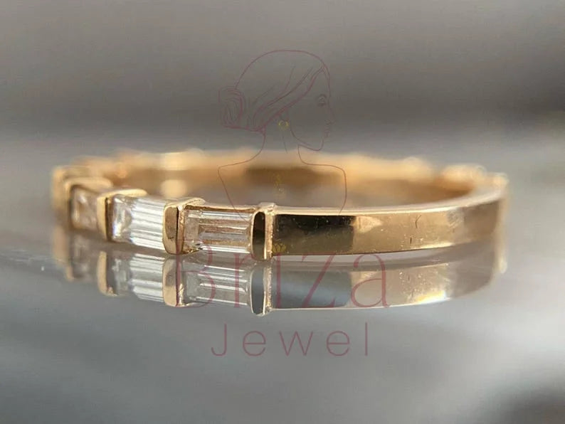 Baguette Band - Lab Grown 14K Gold Diamond Minimalist Ring | Briza Jewel