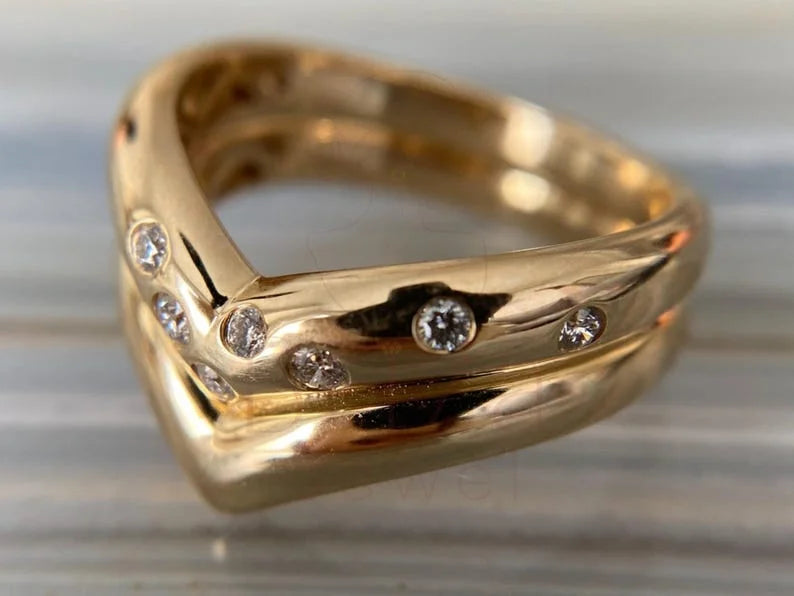 Chevron Diamond Ring - Yellow Gold Round | Briza Jewel