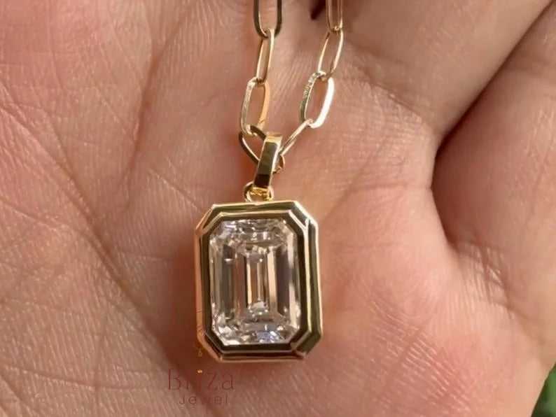 Emerald Cut Diamond Pendant | Briza Jewel