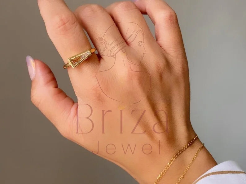 Geometric Engagement Ring - Lab Grown Gold Baguette Diamond | Briza Jewel