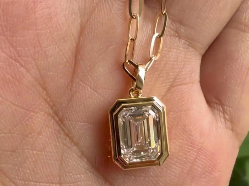 Emerald Cut Diamond Pendant | Briza Jewel
