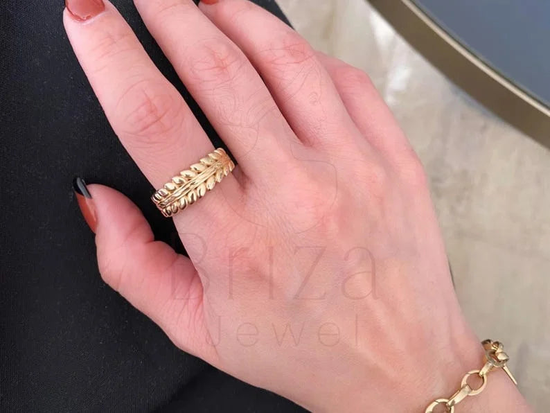 Vintage Gold Leaf Band – Textured Nature Wedding Band | Briza Jewel