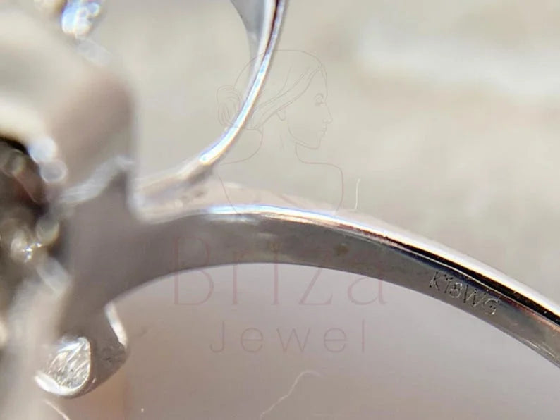 Baguette Diamond Engagement Ring | Briza Jewel
