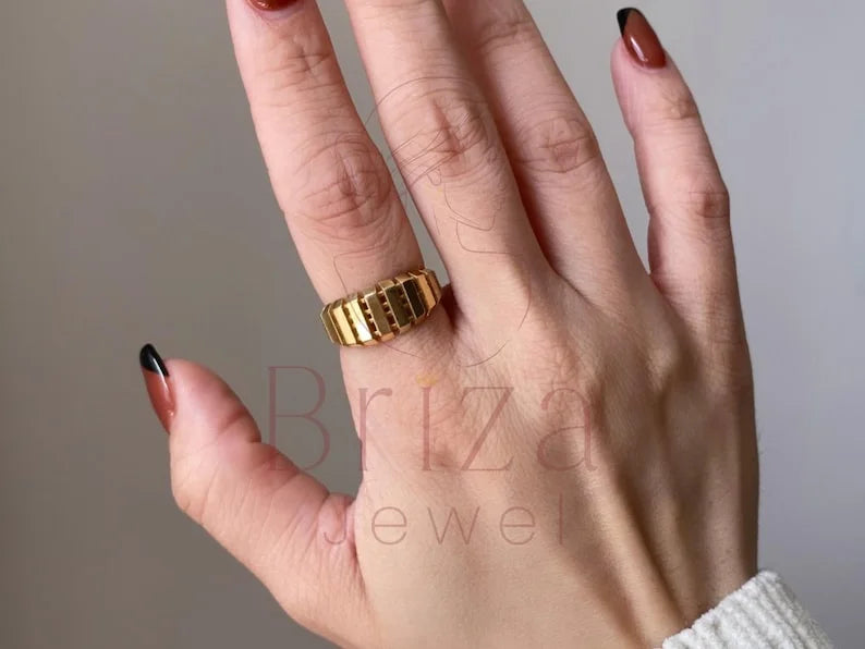 Vintage Hexagon Engagement Ring - Gold | Briza Jewel