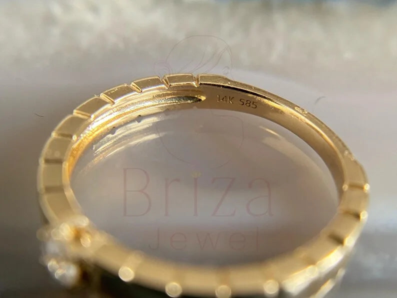 Unisex Wedding Band - Gold Moissanite Solitaire Ring | Briza Jewel