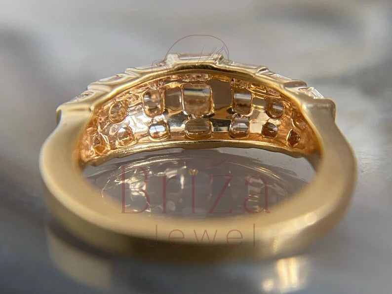 Baguette Diamond Wedding Band - Lab Grown Vintage Ring | Briza Jewel