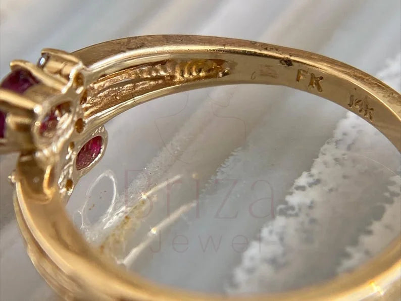 Ruby and Diamond Gold Ring - Vintage | Briza Jewel