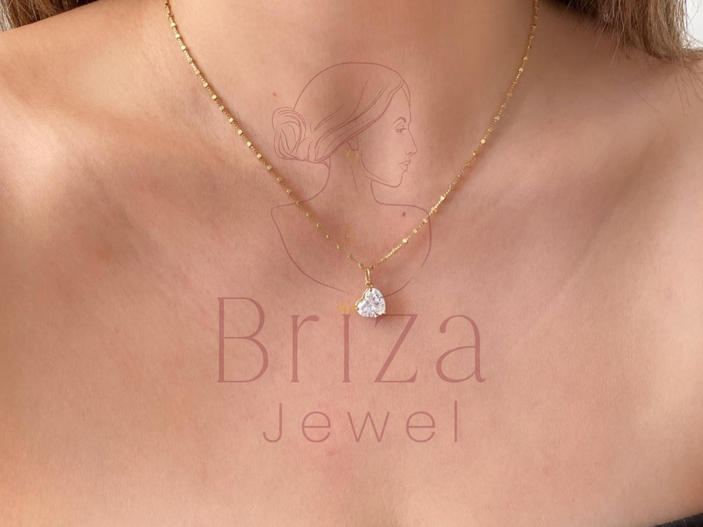 Heart diamond sparkle and brilliance in pendant design