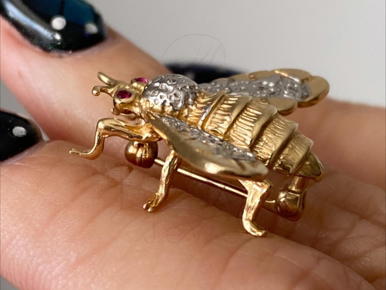 brooch