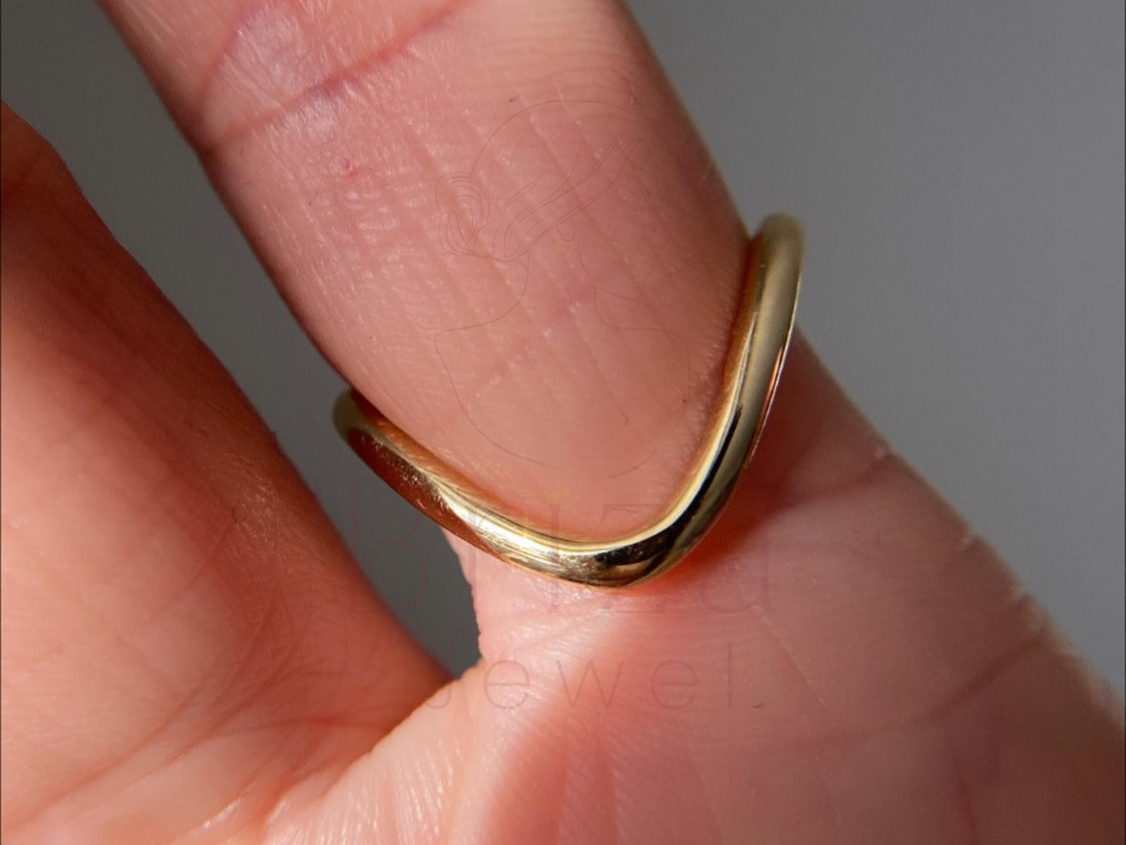Diamond brilliance and fire showcased in this ring