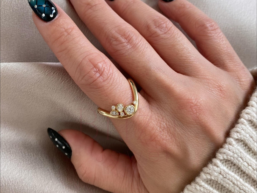 Elegant diamond ring from Briza Jewel