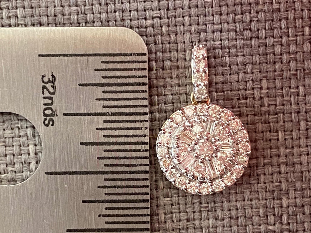 Round diamond sparkle and brilliance in necklace design