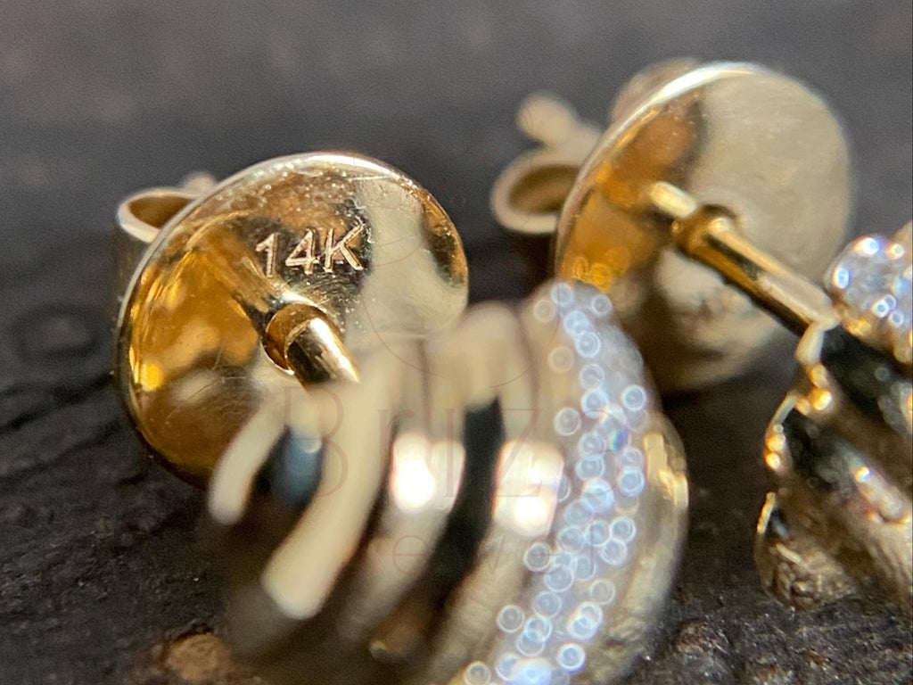 Gold diamond ring with vintage design by Briza Jewel