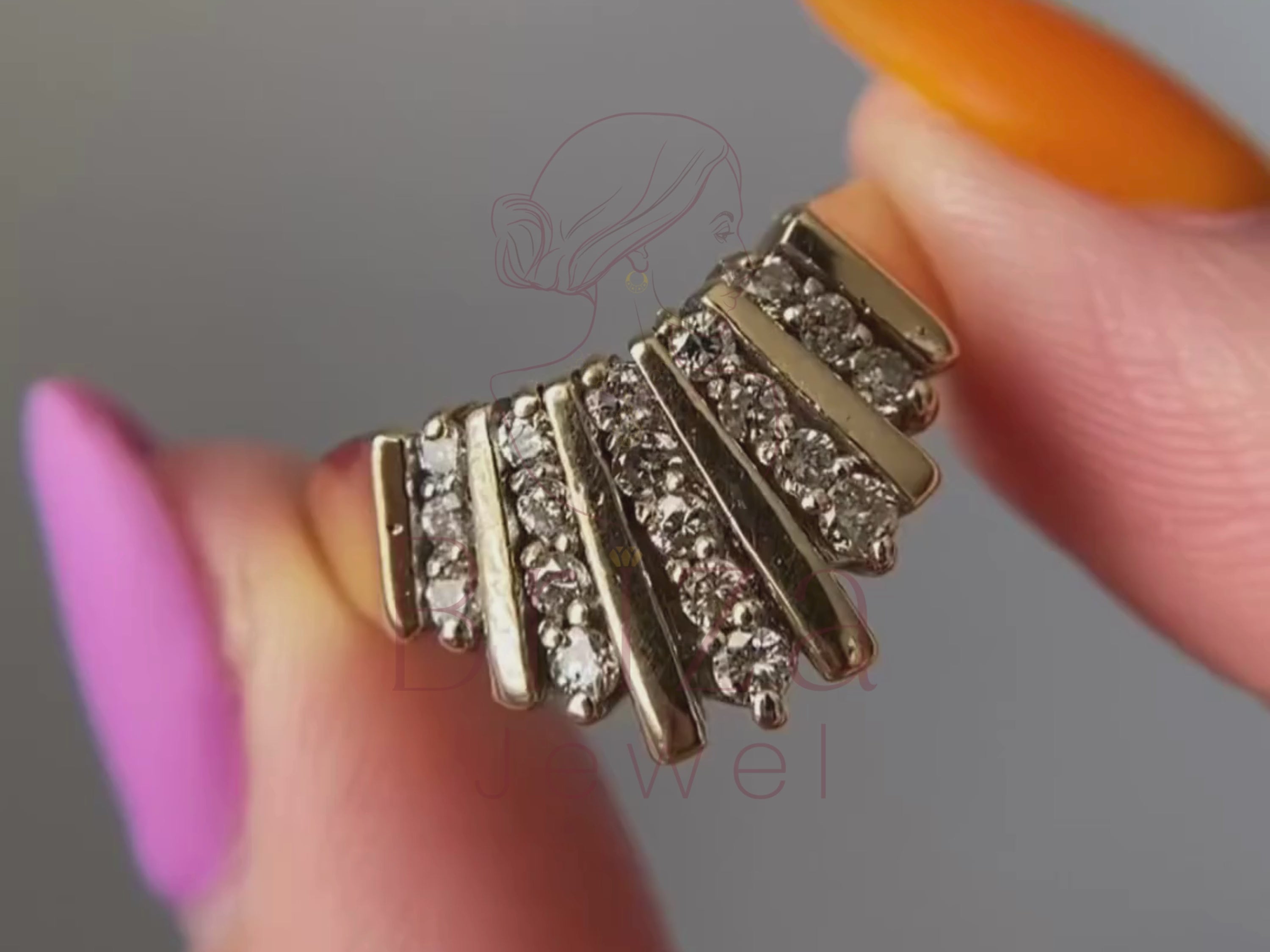 Vintage-Inspired Diamond Fan Cluster Ring in Elegant Gold