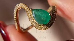 Pear Cut Emerald Ring - Lab Grown Gold Diamond | Briza Jewel
