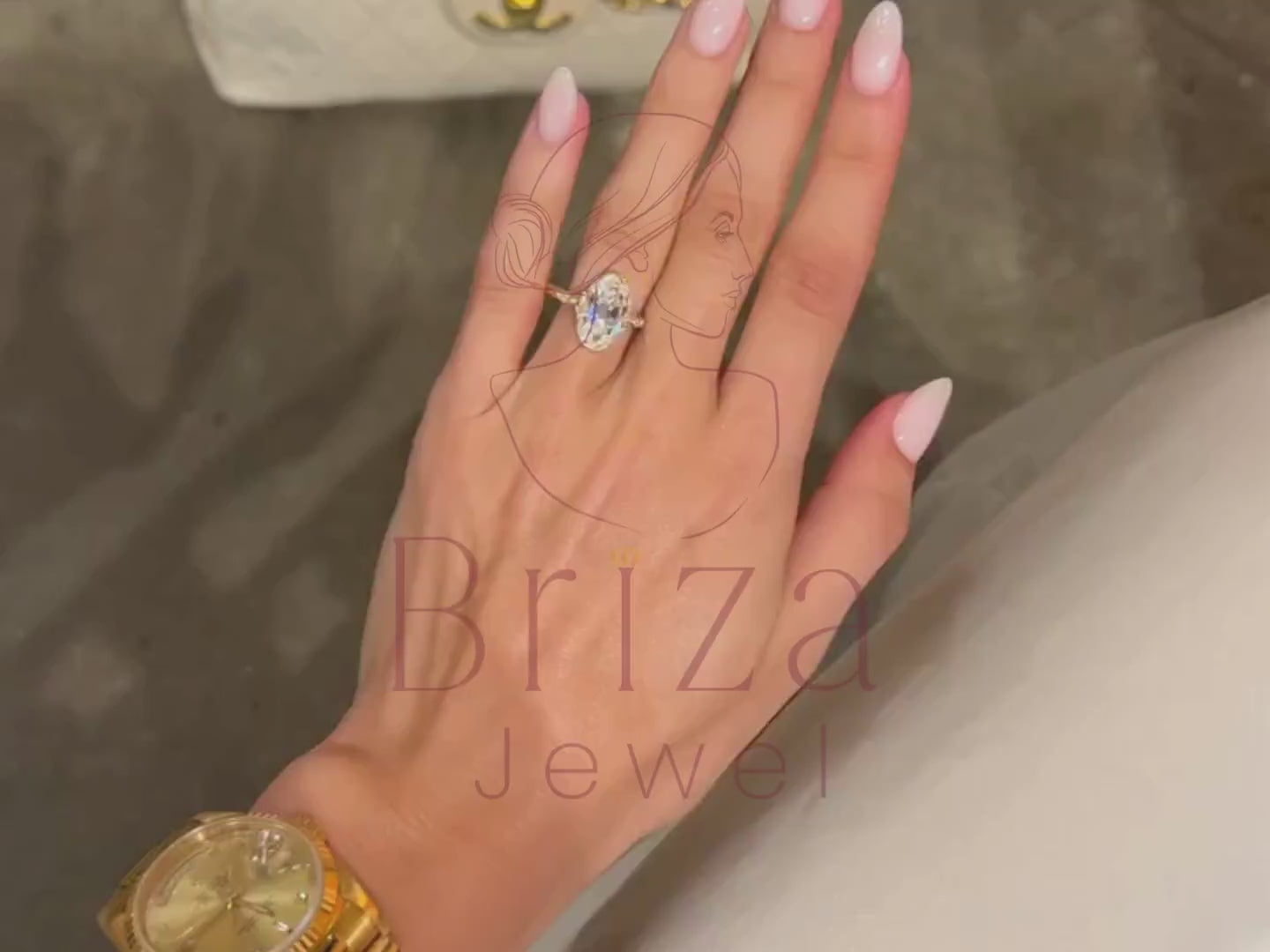 Diamond Wedding Ring Oval - Yellow Gold