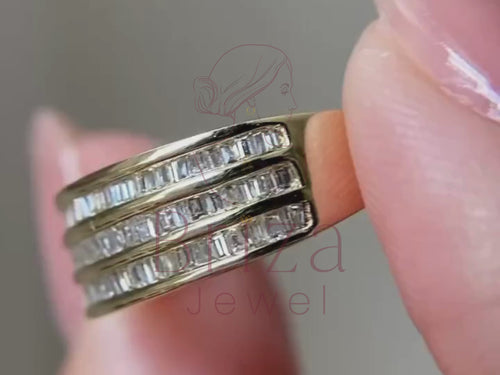 Baguette Engagement Ring Featuring Structured Triple-Row Diamonds